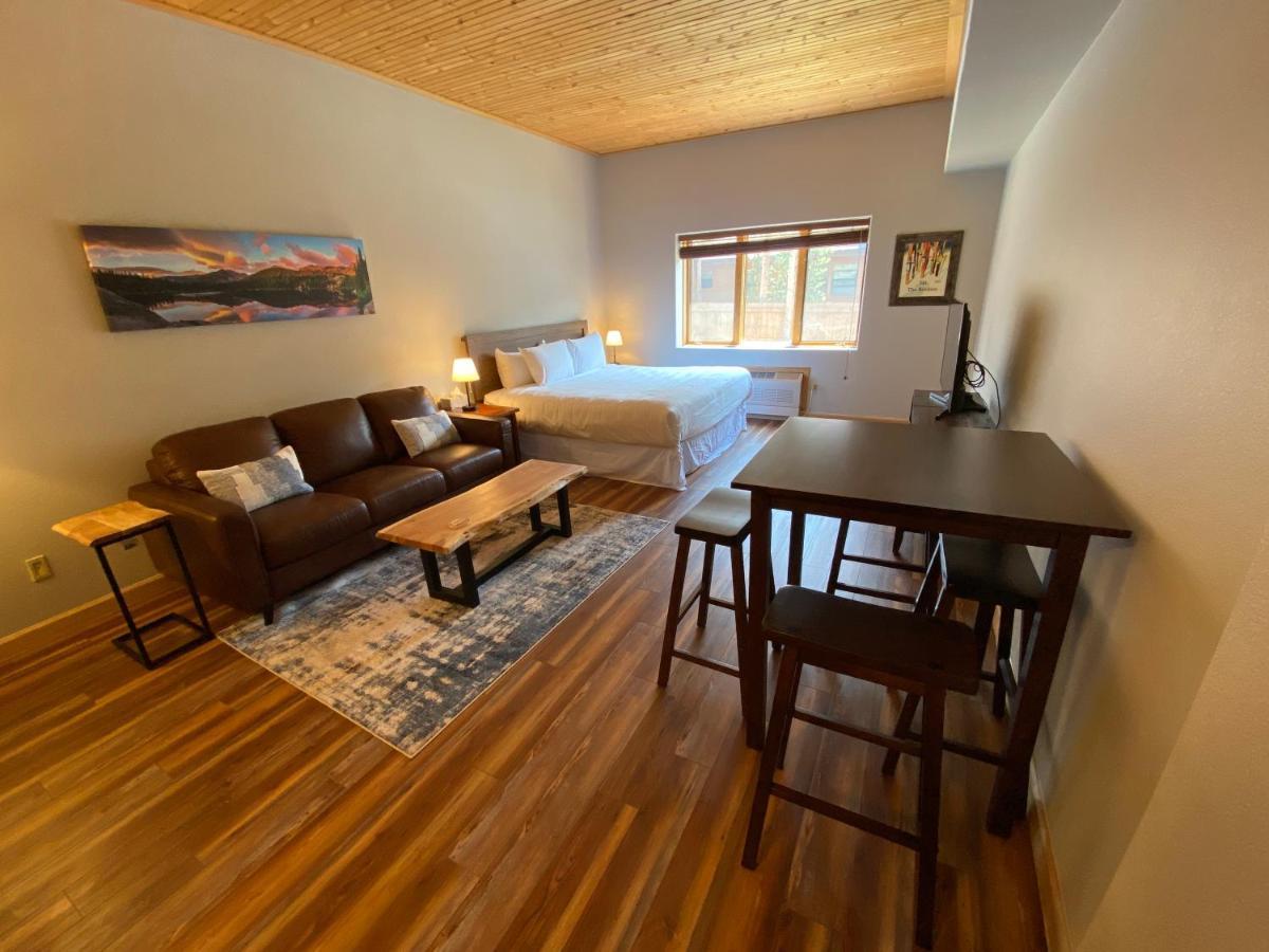 Studios At Gateway Lodge 基斯通 外观 照片