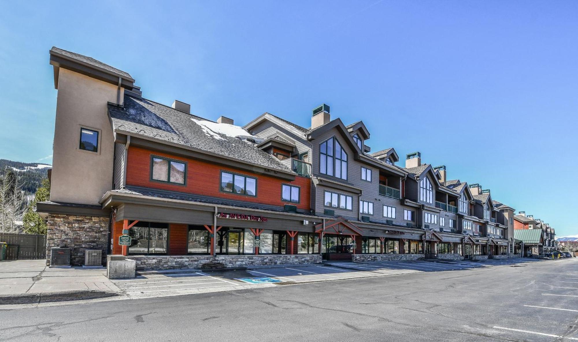 Studios At Gateway Lodge 基斯通 外观 照片
